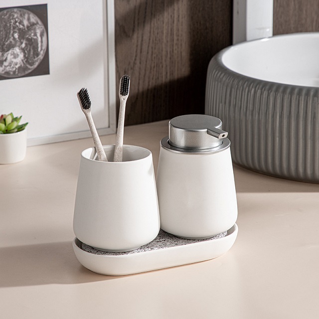 Sera White Soap Dispenser Set photo