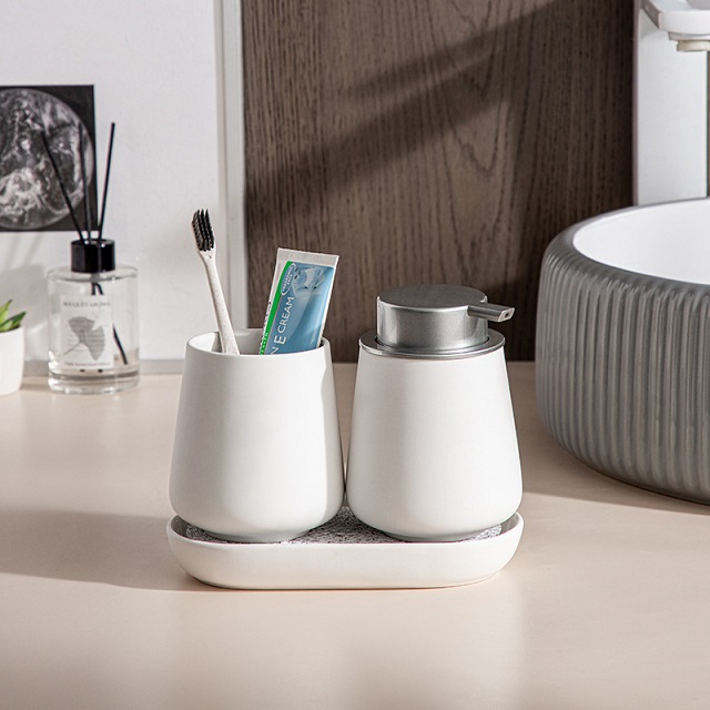 Sera White Soap Dispenser Set photo