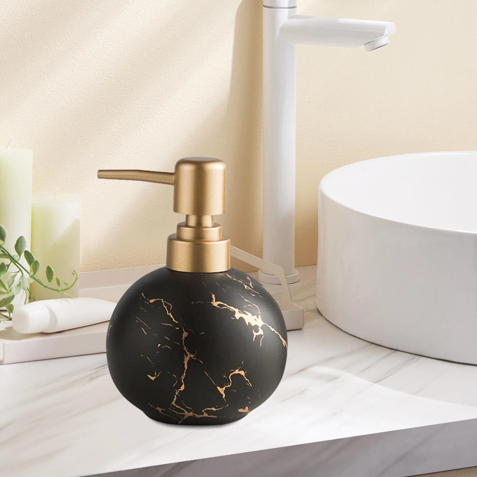 Gold Round - Black photo