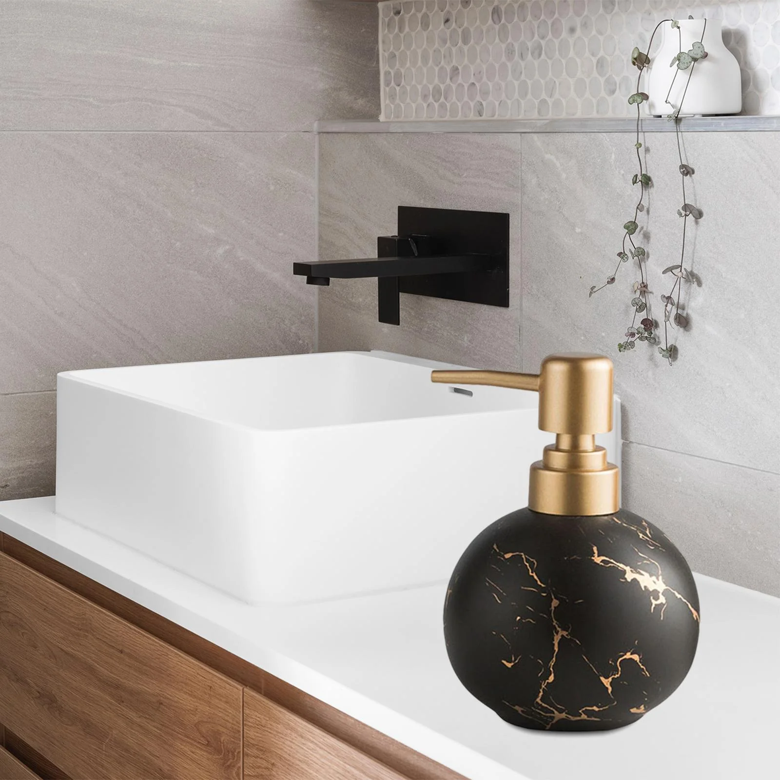 Gold Round - Black photo